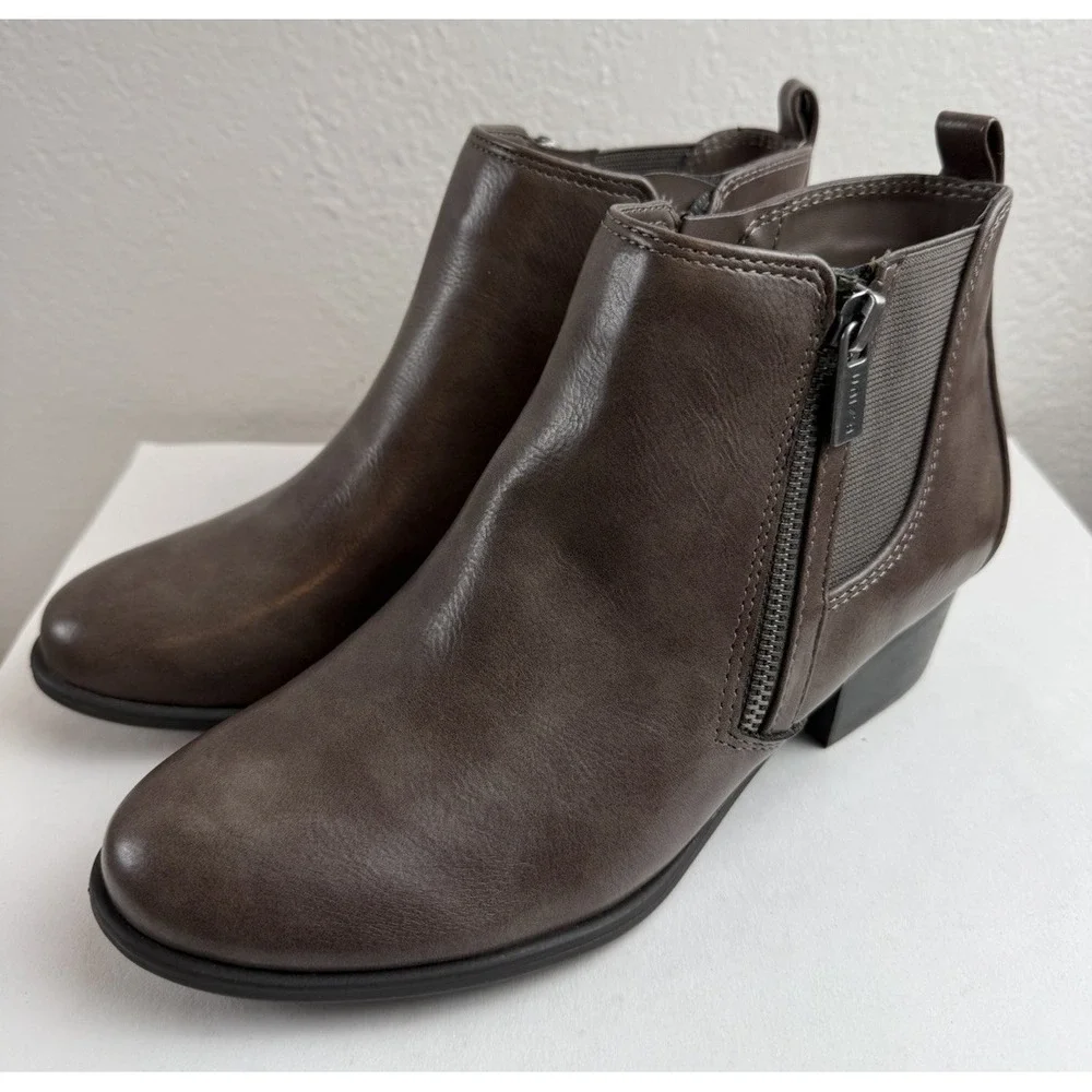 Unisa Pancey Chestnut Brown Leather Round Toe Zip Up Womens Ankle Boots Sz 7.5M